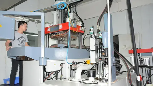 Customized process of silicone products