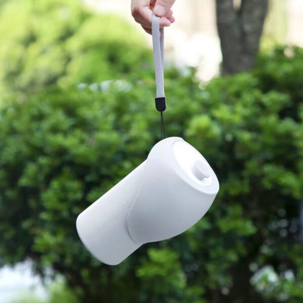 Features a sealed lid with a silicone gasket to prevent leaks.