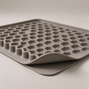 Custom silicone cat litter mat color options, molded logo placement and private-label packaging concepts