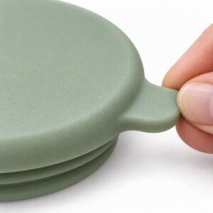 Integrated rounded pull tab on a flexible silicone pet can cover